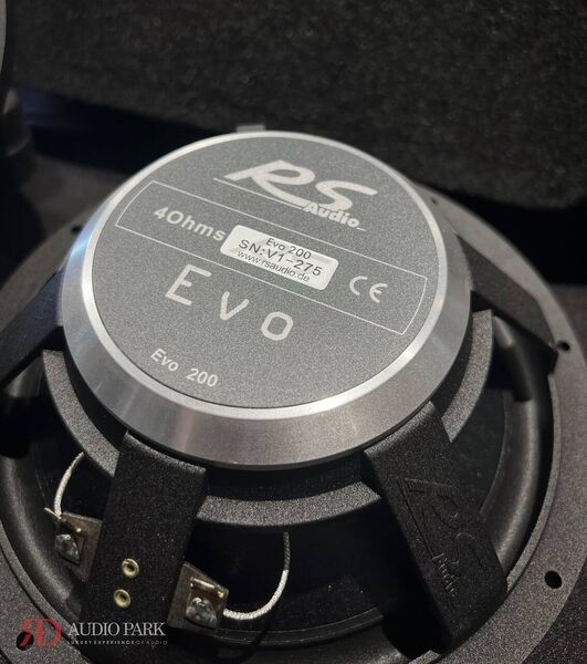 RS Audio EVO 200 喇叭背面標示