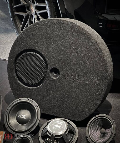 Helix 備胎型超低音箱體與 RS Audio 喇叭單體